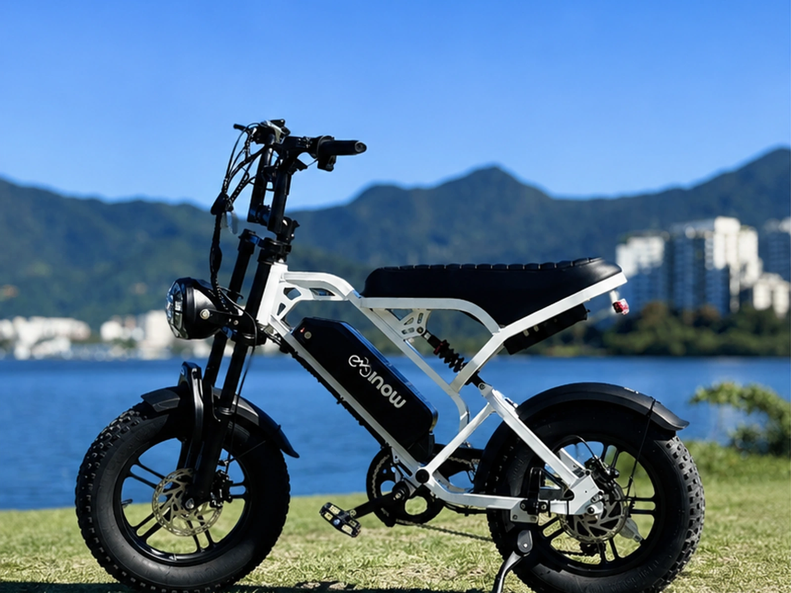 V20 Mini na ciclovia da Lagoa, no Rio de Janeiro