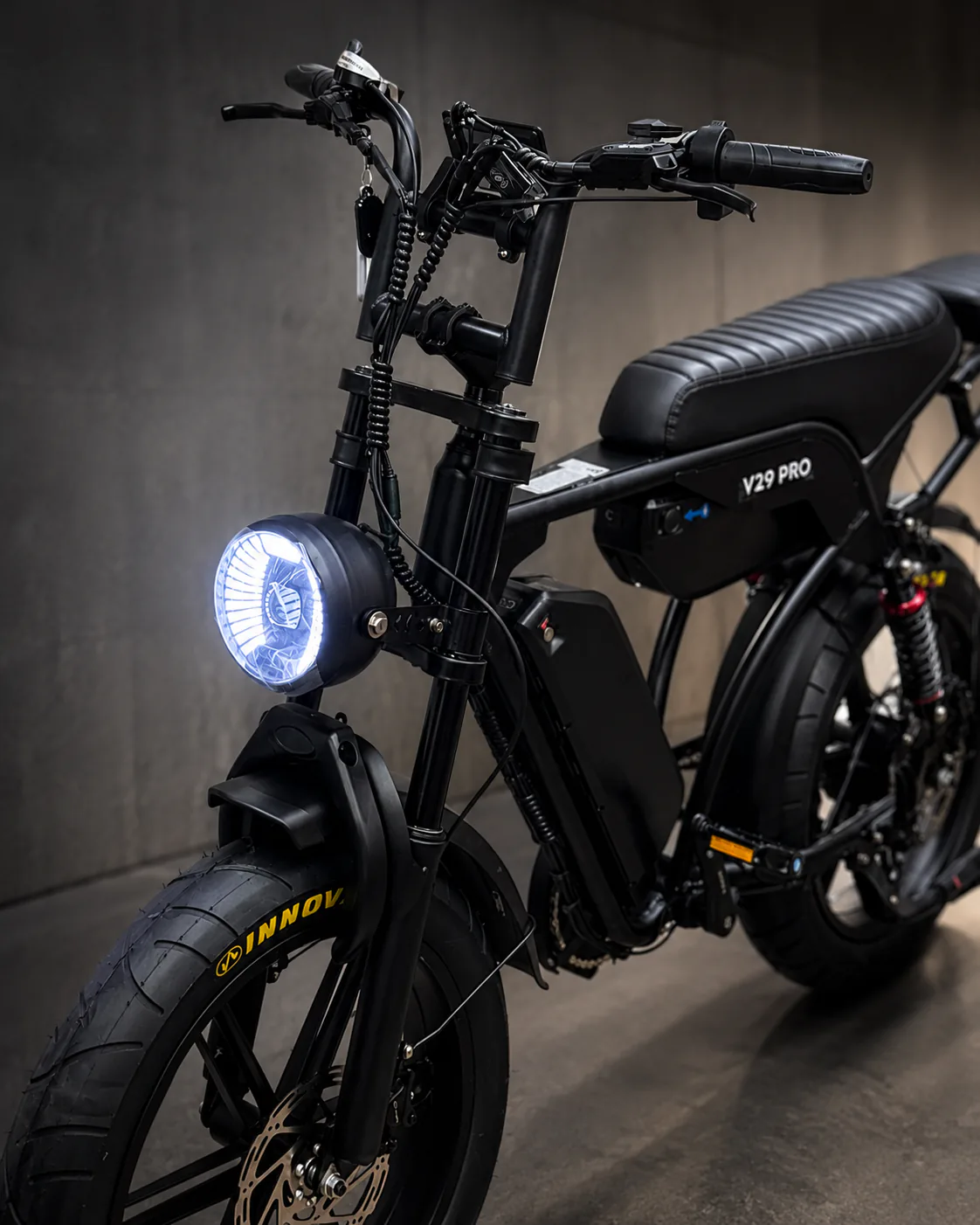 Farol LED frontal de alta intensidade